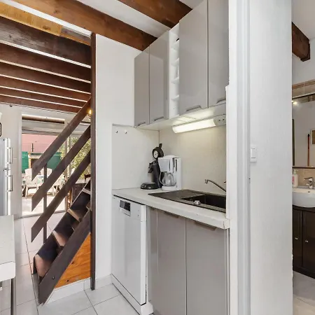 2 Bedroom House For 6